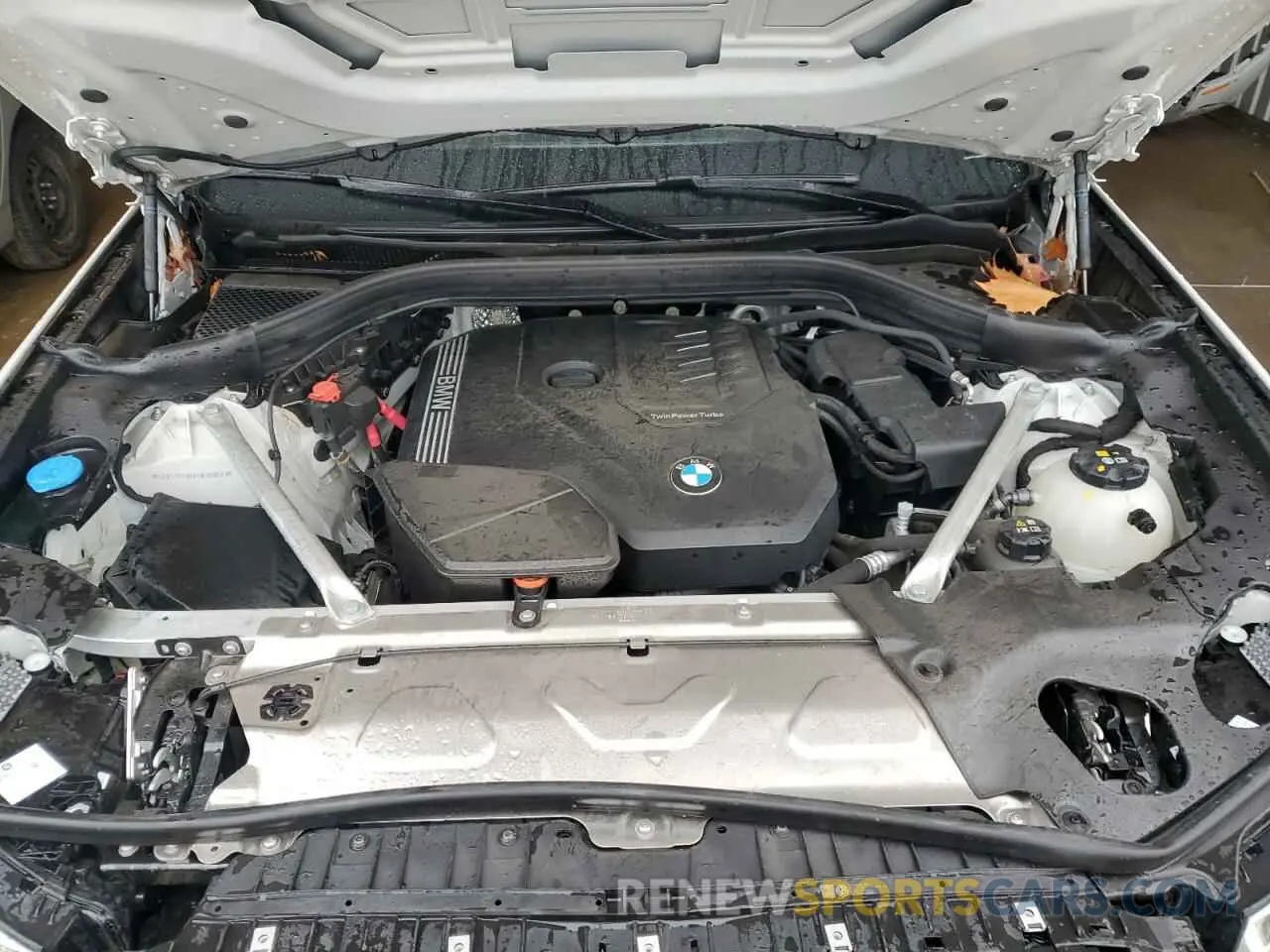 12 Photograph of a damaged car 5UX33DT08R9W80857 BMW X4 2024