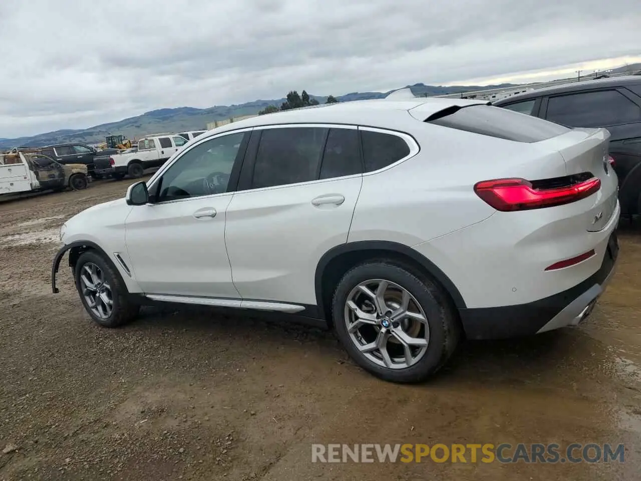 2 Photograph of a damaged car 5UX33DT08R9W80857 BMW X4 2024