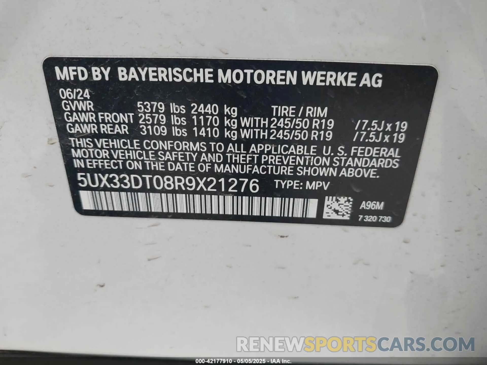 9 Photograph of a damaged car 5UX33DT08R9X21276 BMW X4 2024