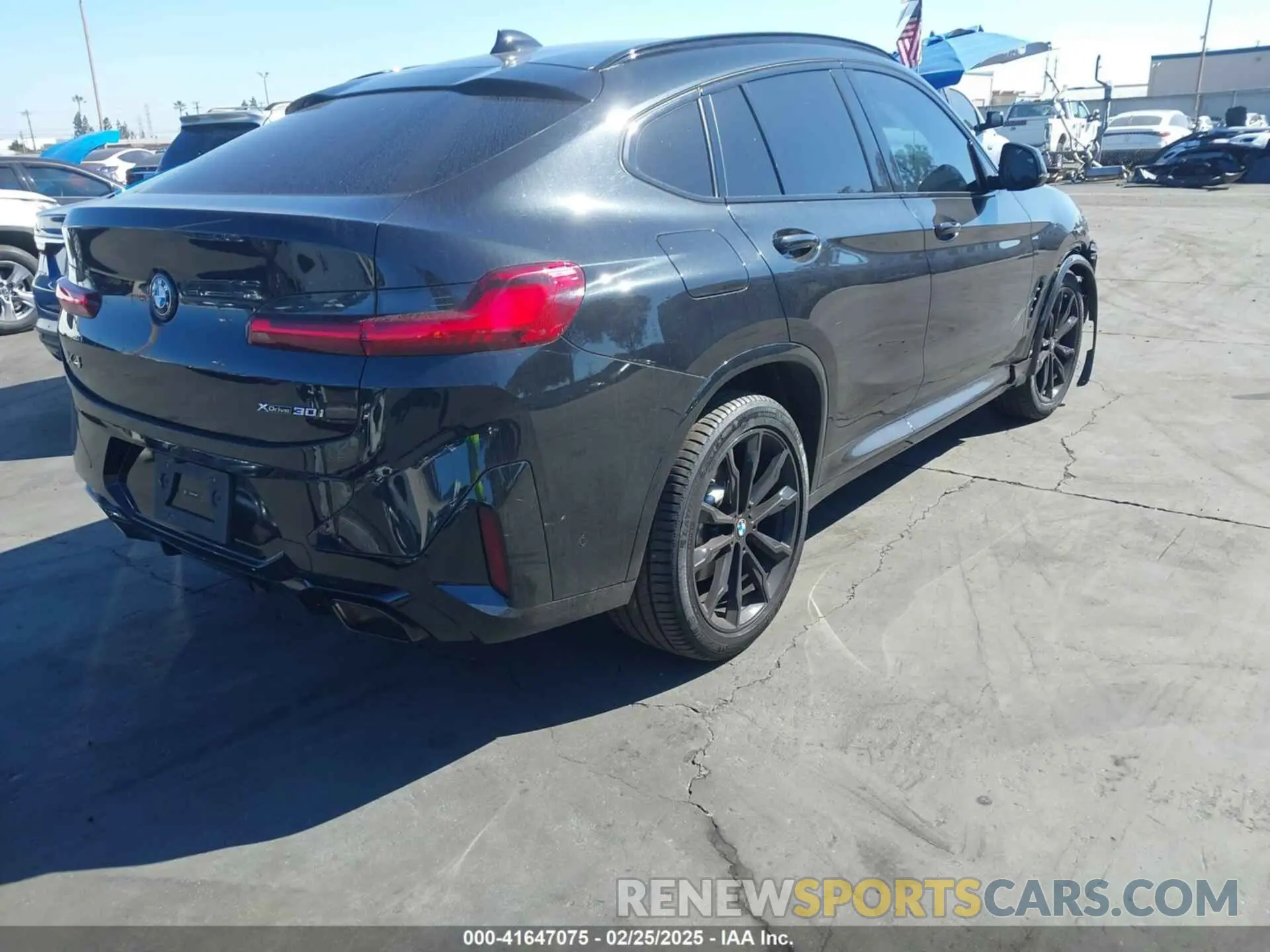 4 Photograph of a damaged car 5UX33DT09R9U14988 BMW X4 2024