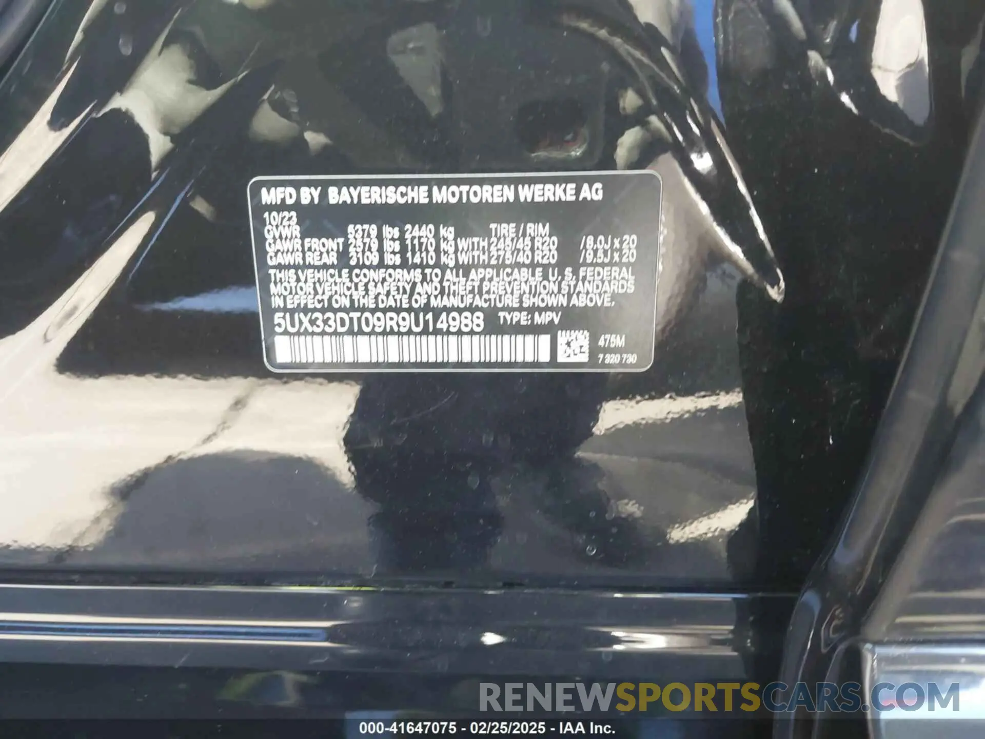 9 Photograph of a damaged car 5UX33DT09R9U14988 BMW X4 2024