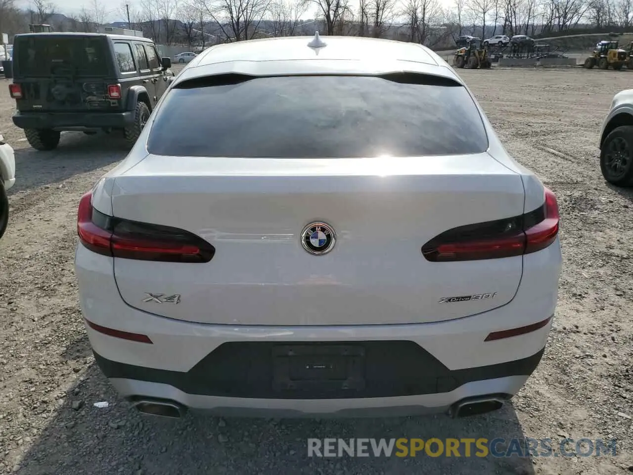 6 Photograph of a damaged car 5UX33DT09R9U71062 BMW X4 2024