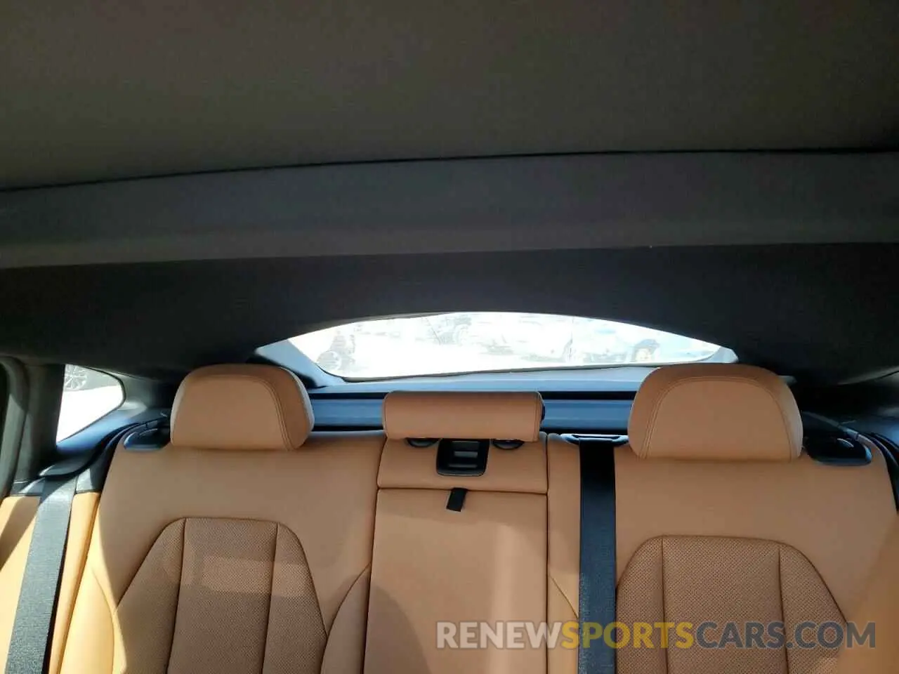 10 Photograph of a damaged car 5UX33DT09R9W50136 BMW X4 2024