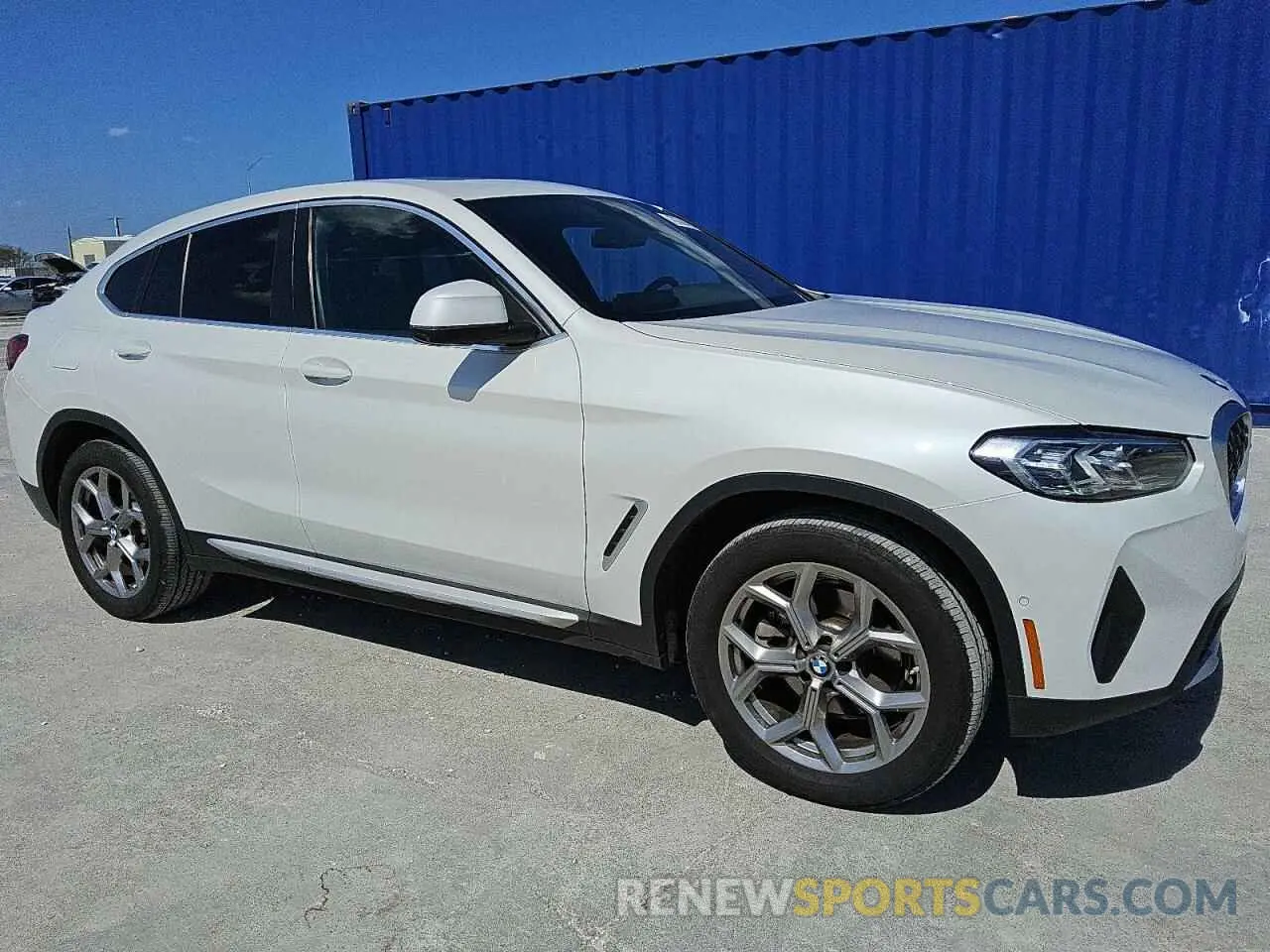 4 Photograph of a damaged car 5UX33DT09R9W70709 BMW X4 2024
