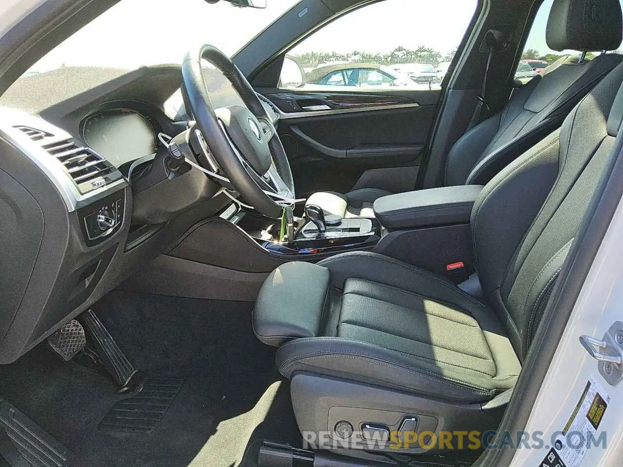 7 Photograph of a damaged car 5UX33DT09R9W70709 BMW X4 2024
