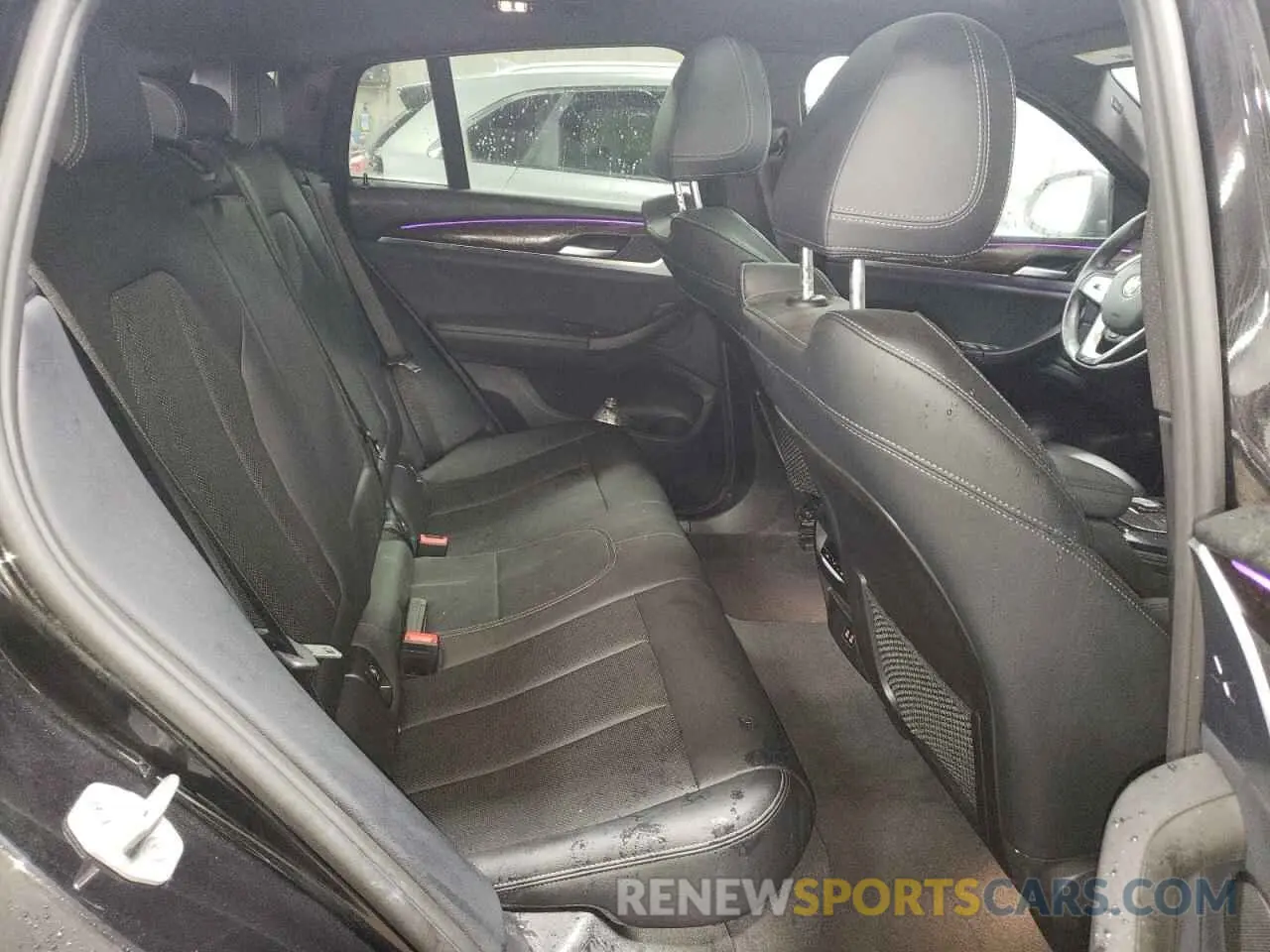 10 Photograph of a damaged car 5UX33DT09R9W80981 BMW X4 2024