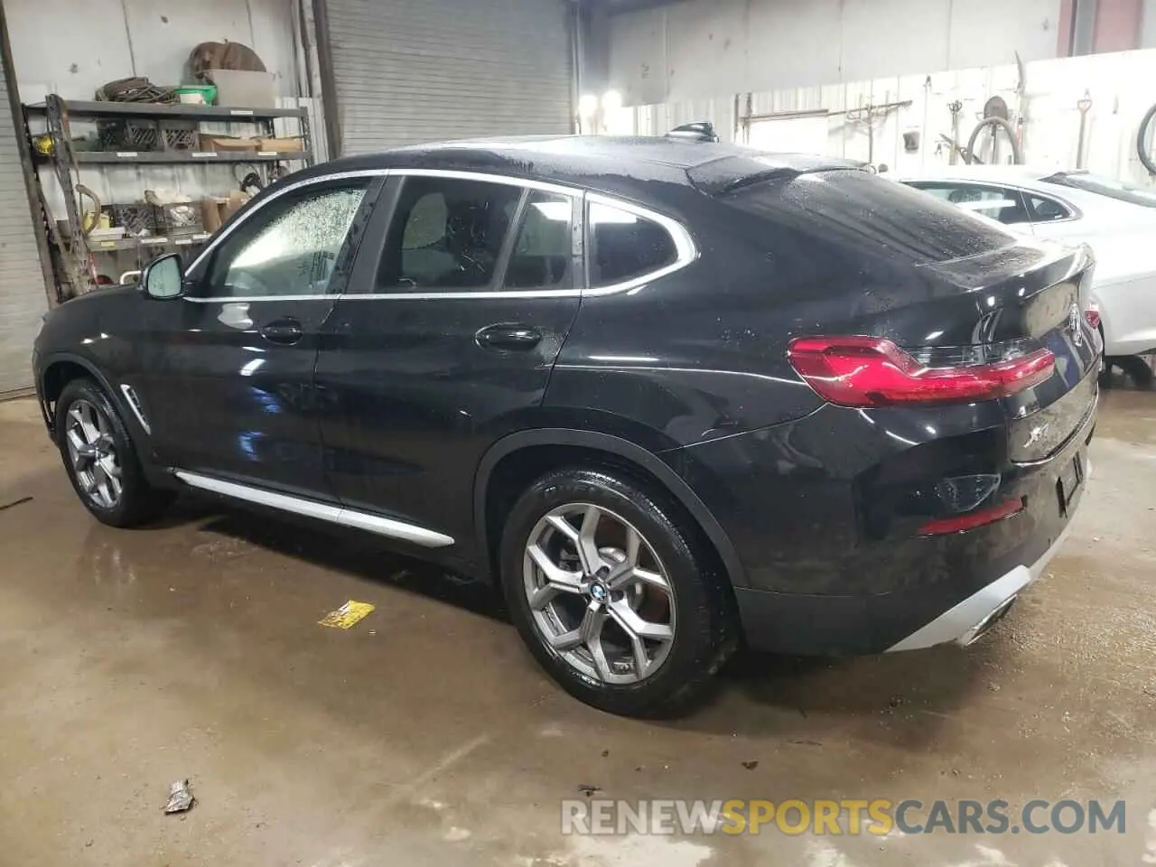 2 Photograph of a damaged car 5UX33DT09R9W80981 BMW X4 2024