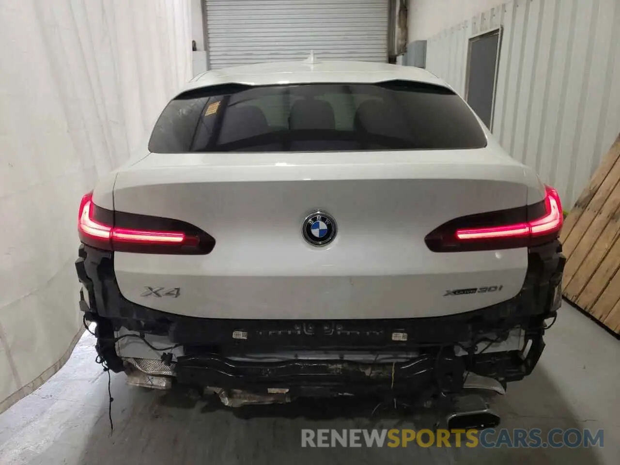 6 Photograph of a damaged car 5UX33DT09R9X14997 BMW X4 2024