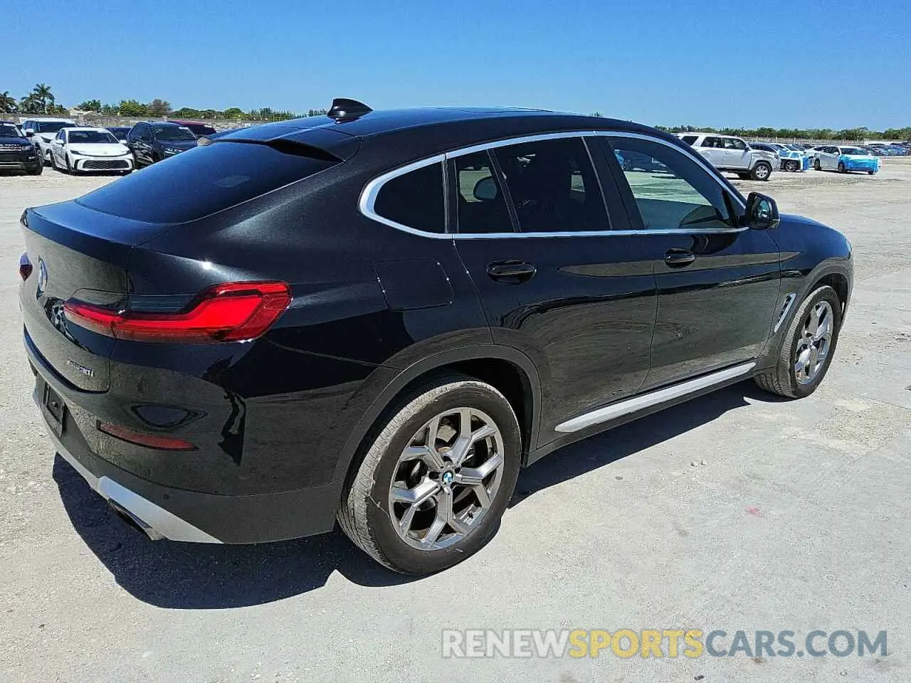 3 Photograph of a damaged car 5UX33DT0XR9U58403 BMW X4 2024