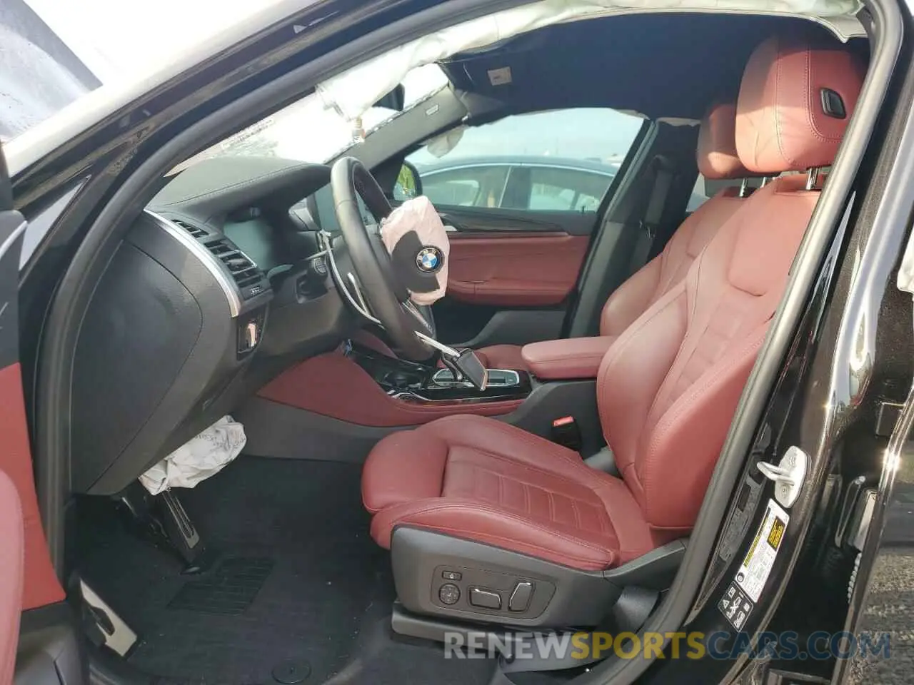 7 Photograph of a damaged car 5UX43DT00R9V20010 BMW X4 2024
