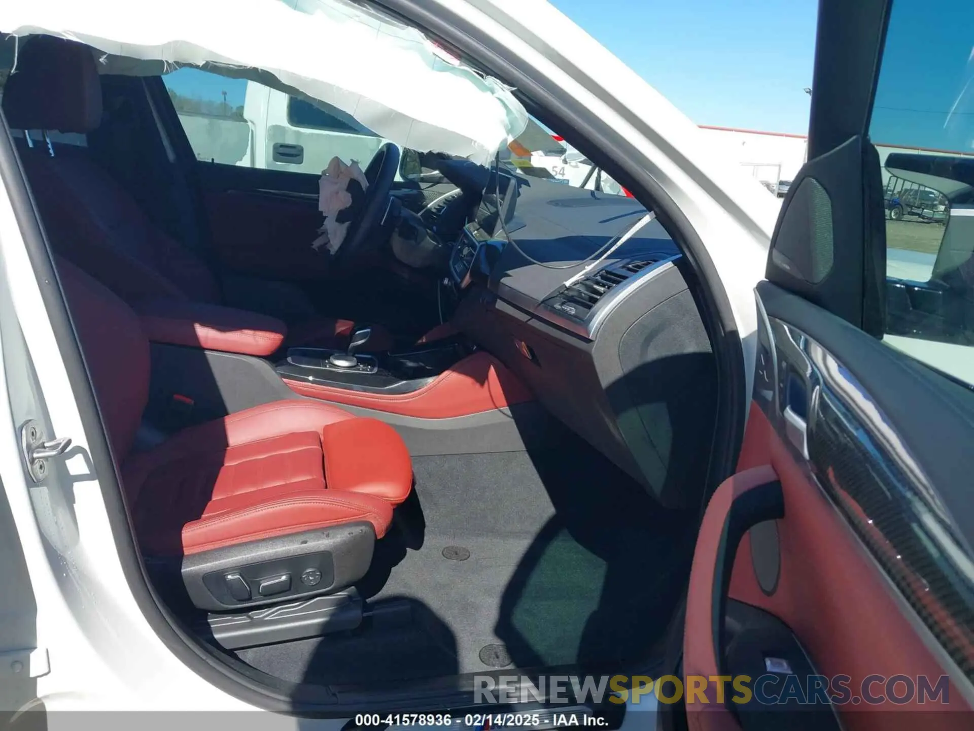 5 Photograph of a damaged car 5UX43DT00R9W43645 BMW X4 2024