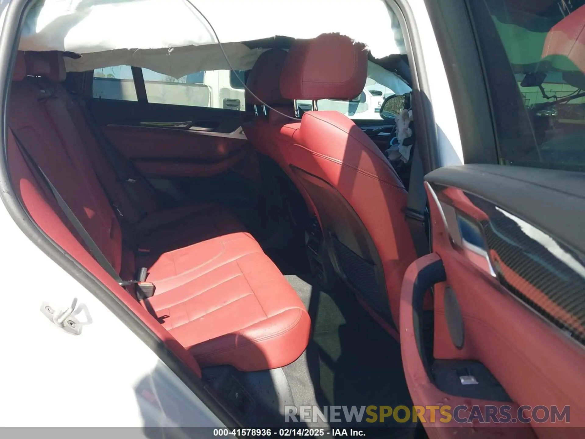 8 Photograph of a damaged car 5UX43DT00R9W43645 BMW X4 2024