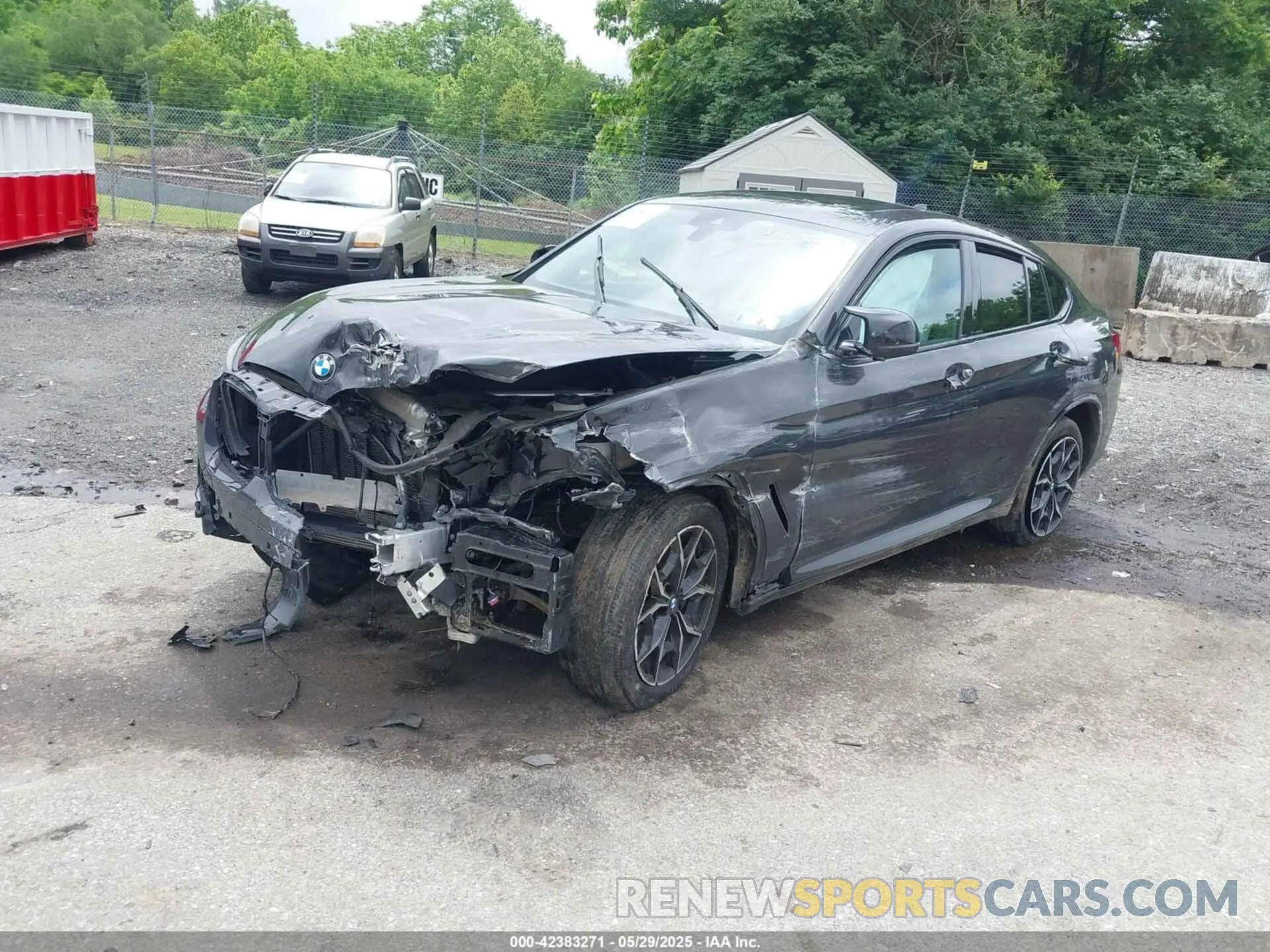 2 Photograph of a damaged car 5UX43DT02R9U72722 BMW X4 2024