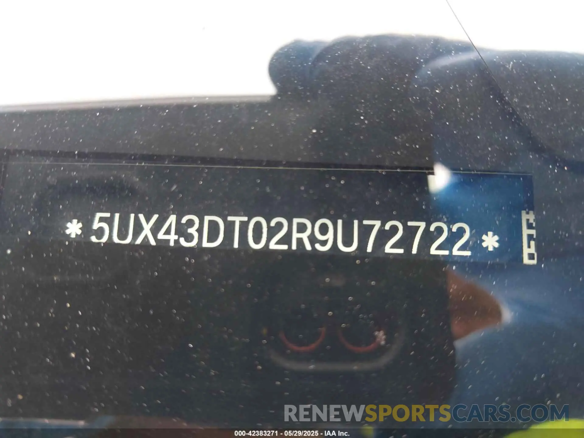 9 Photograph of a damaged car 5UX43DT02R9U72722 BMW X4 2024