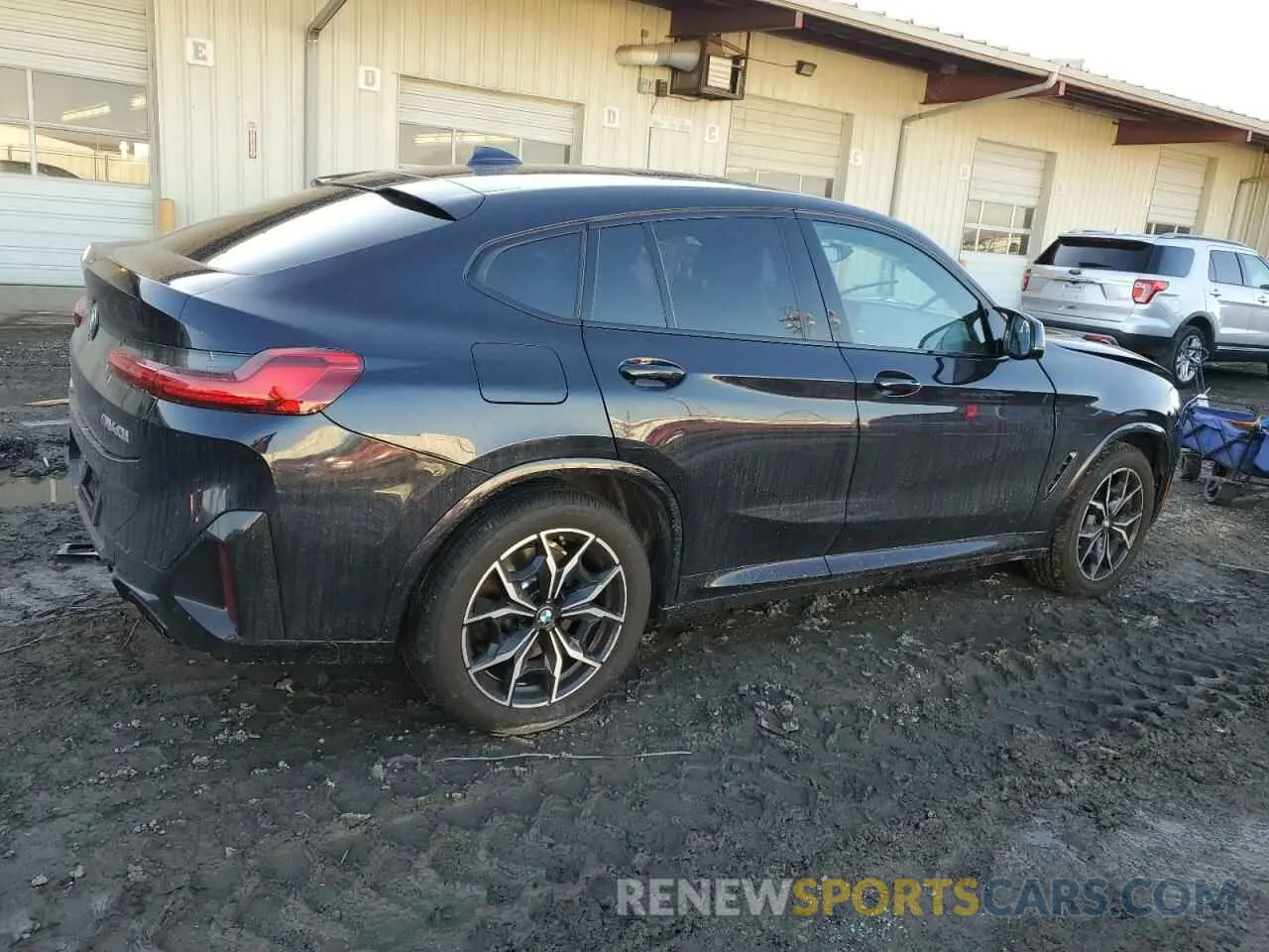 3 Photograph of a damaged car 5UX43DT02R9W67459 BMW X4 2024