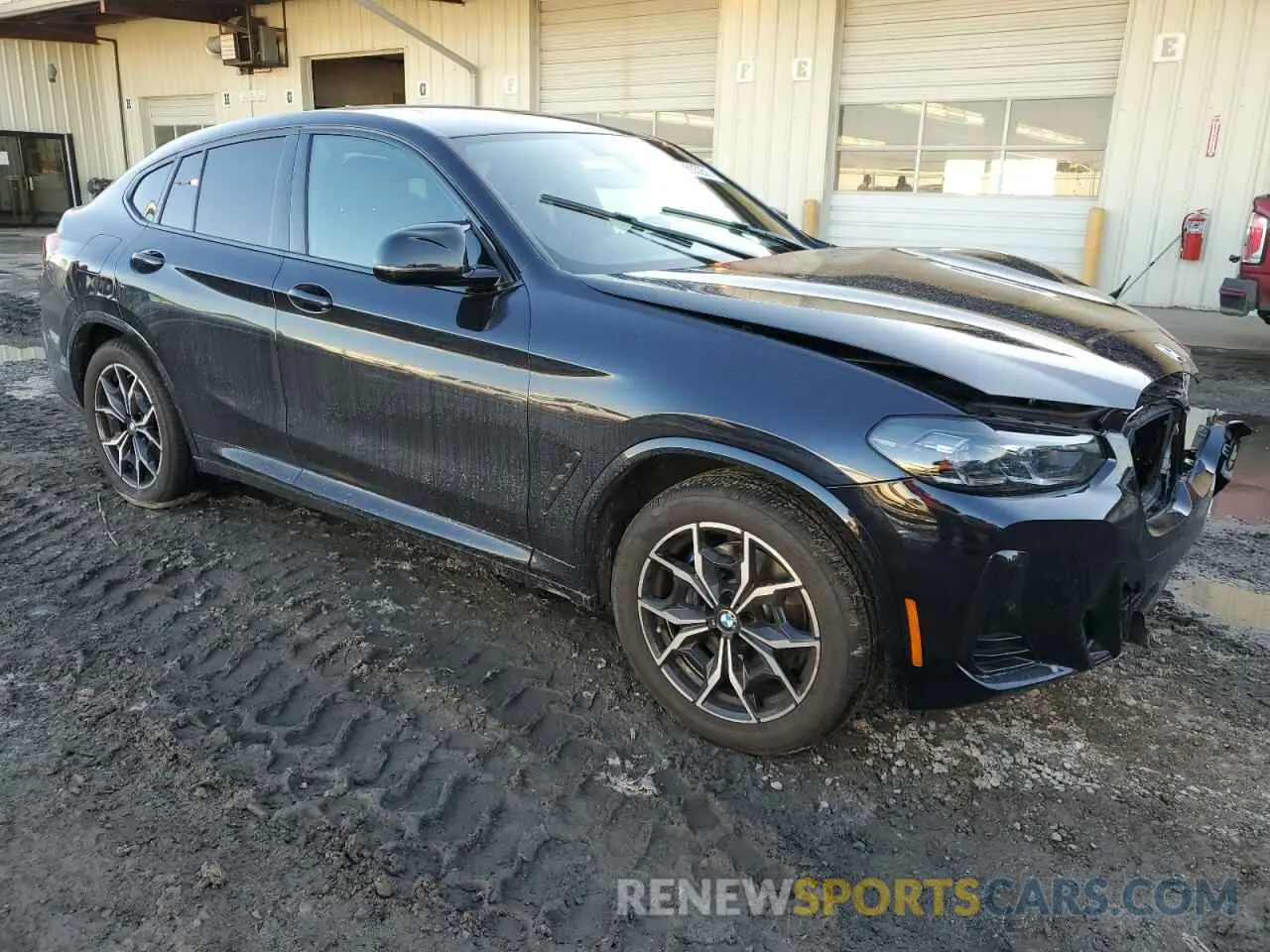 4 Photograph of a damaged car 5UX43DT02R9W67459 BMW X4 2024
