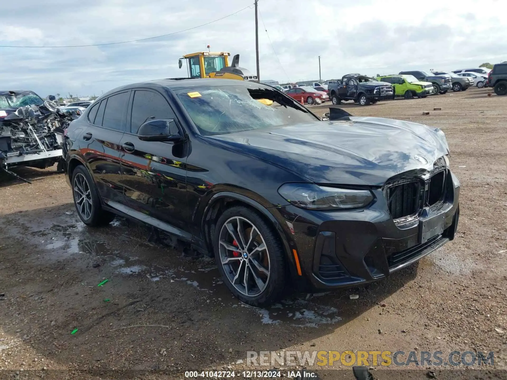 1 Photograph of a damaged car 5UX43DT03R9V02312 BMW X4 2024