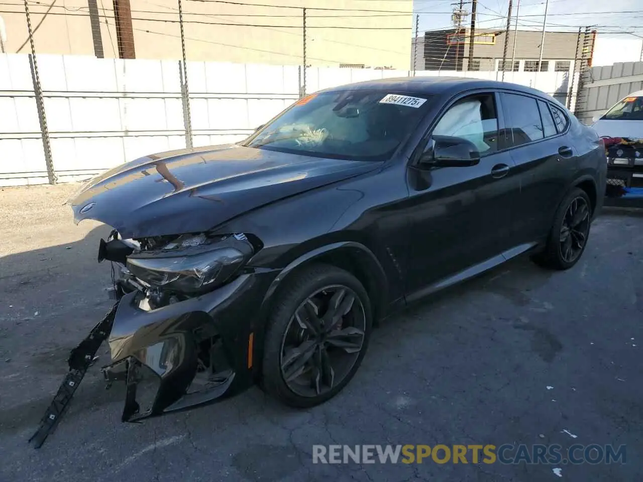 1 Photograph of a damaged car 5UX43DT04R9U21223 BMW X4 2024