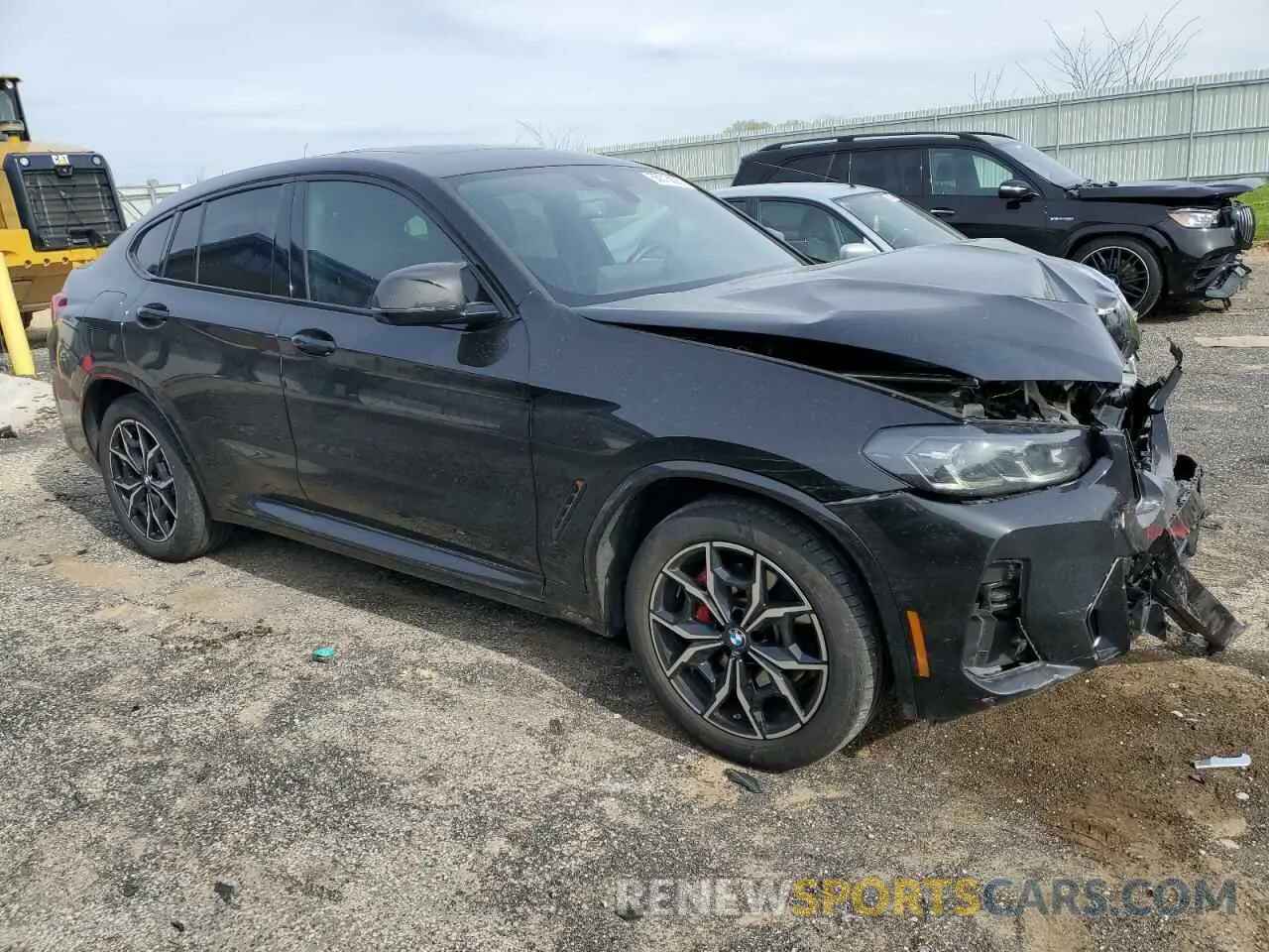 4 Photograph of a damaged car 5UX43DT05R9U46776 BMW X4 2024