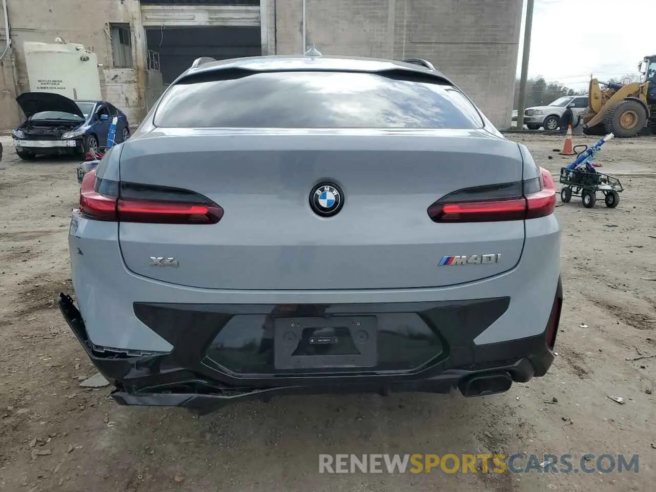 6 Photograph of a damaged car 5UX43DT05R9U81172 BMW X4 2024