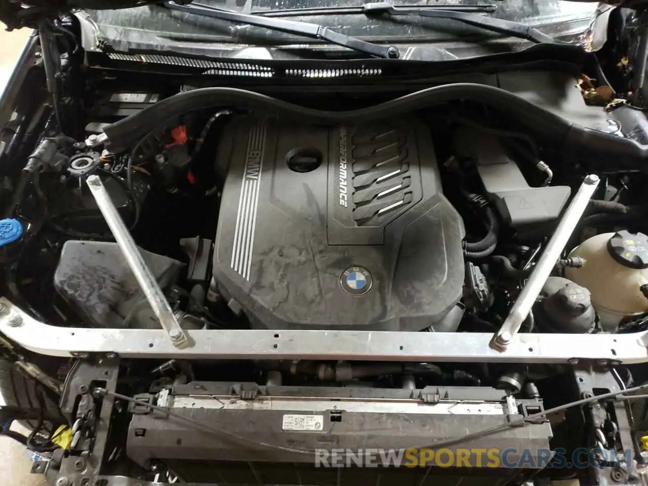 11 Photograph of a damaged car 5UX43DT07R9T60014 BMW X4 2024