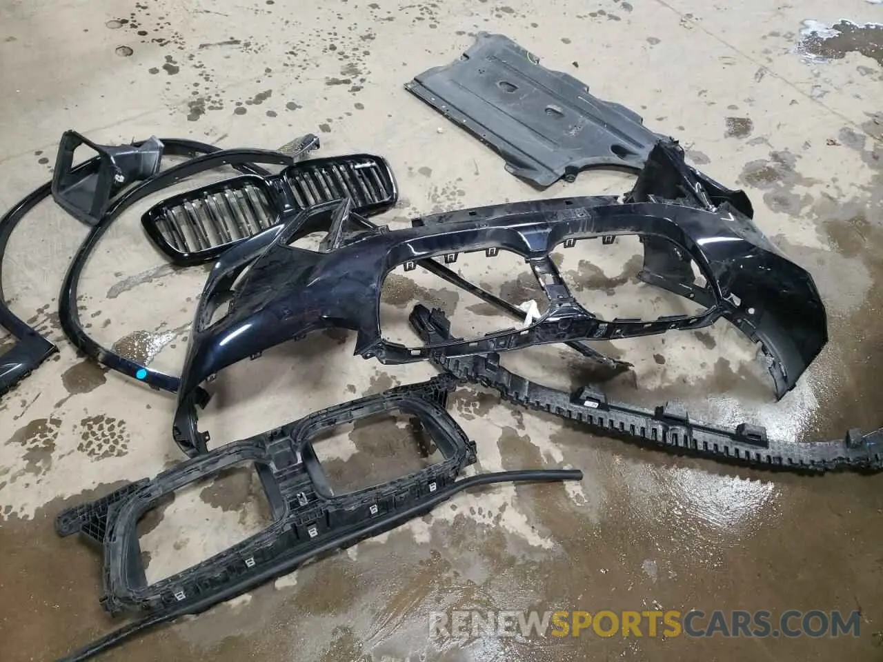 12 Photograph of a damaged car 5UX43DT07R9T60014 BMW X4 2024