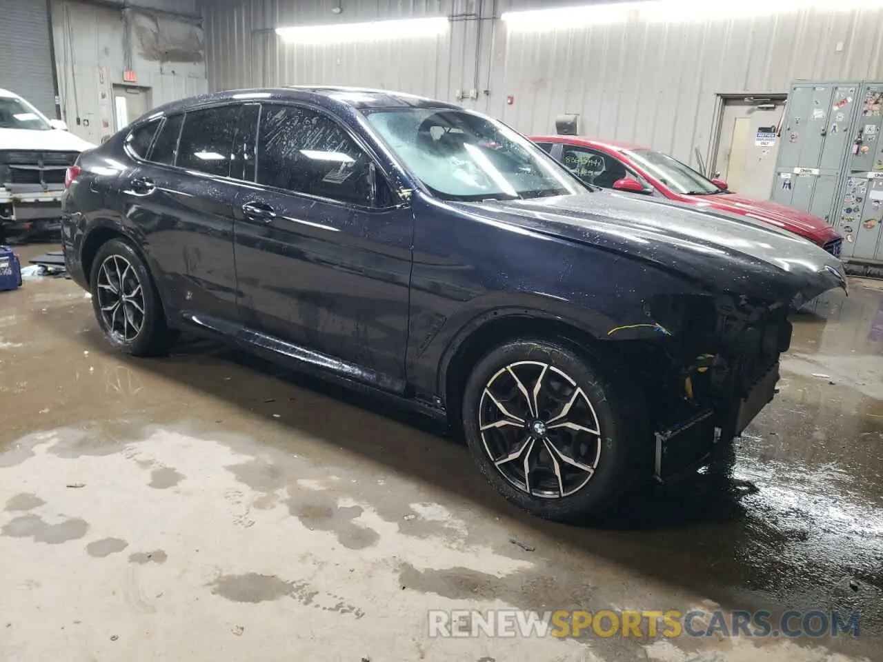 4 Photograph of a damaged car 5UX43DT07R9T60014 BMW X4 2024