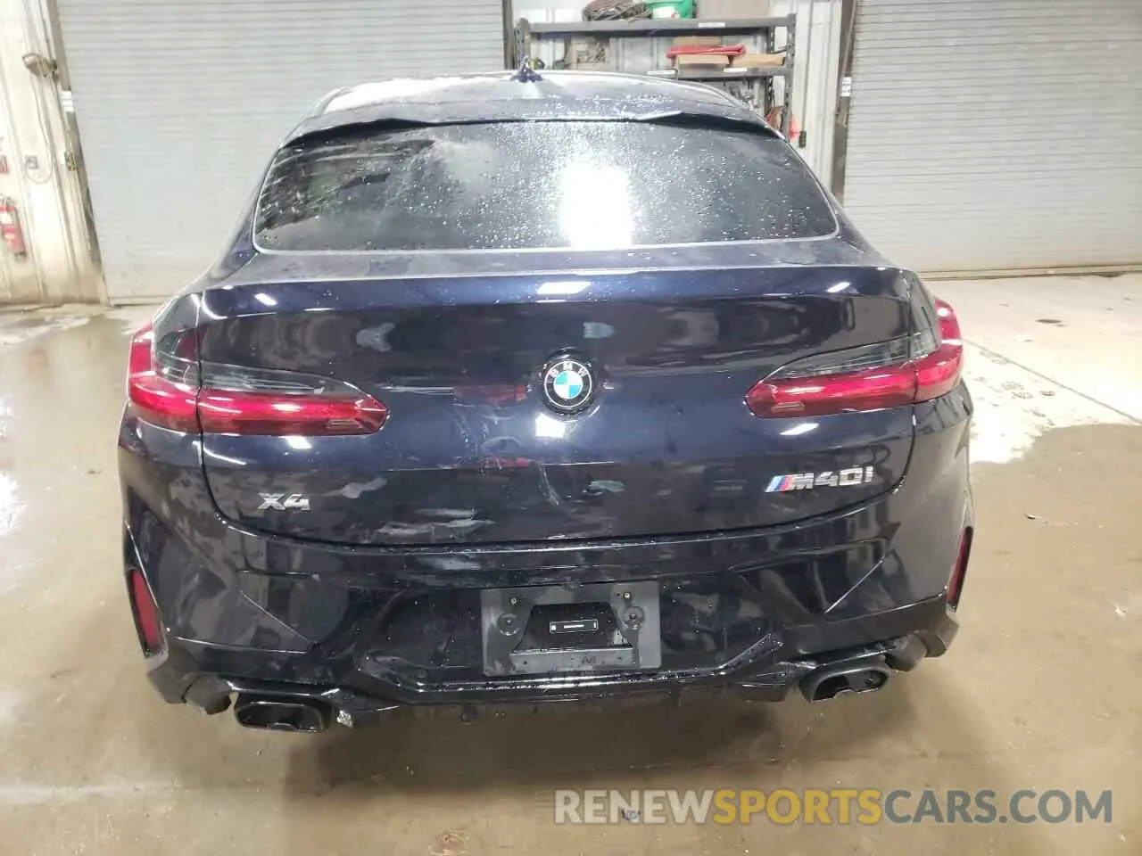 6 Photograph of a damaged car 5UX43DT07R9T60014 BMW X4 2024