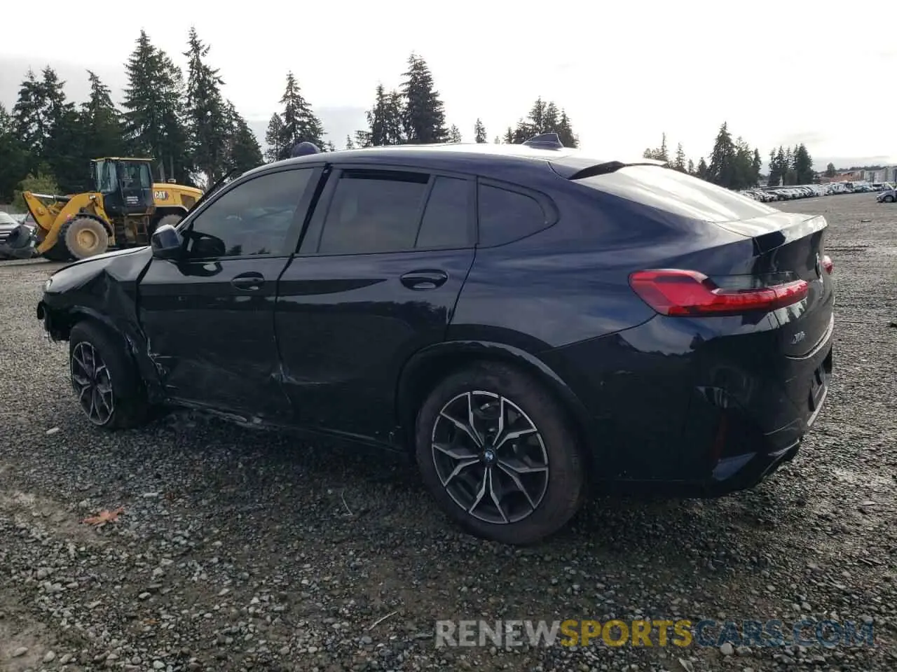 2 Photograph of a damaged car 5UX43DT07R9W67330 BMW X4 2024