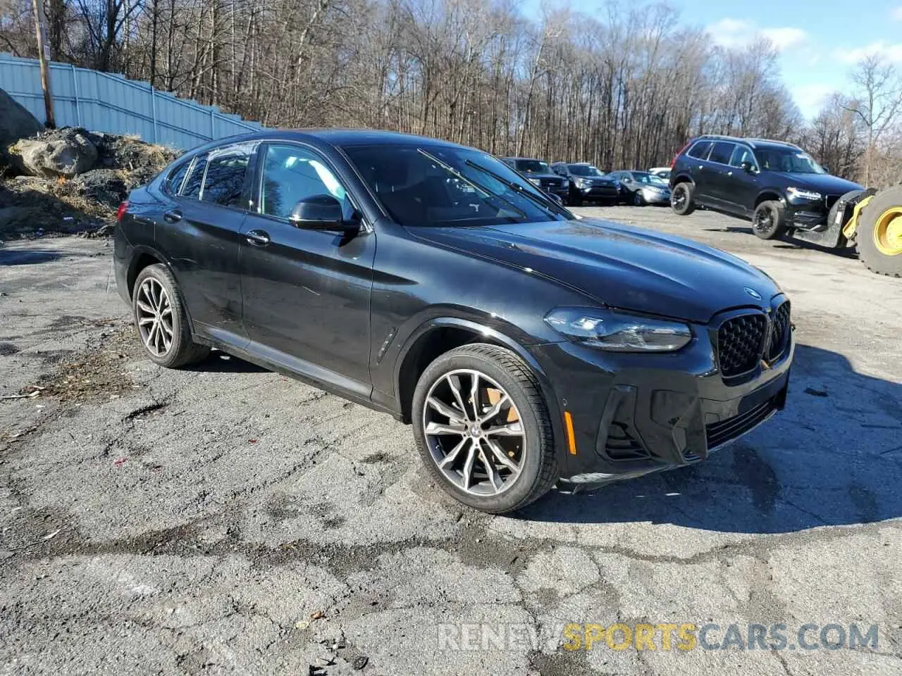 4 Photograph of a damaged car 5UX33DT02S9X64212 BMW X4 2025