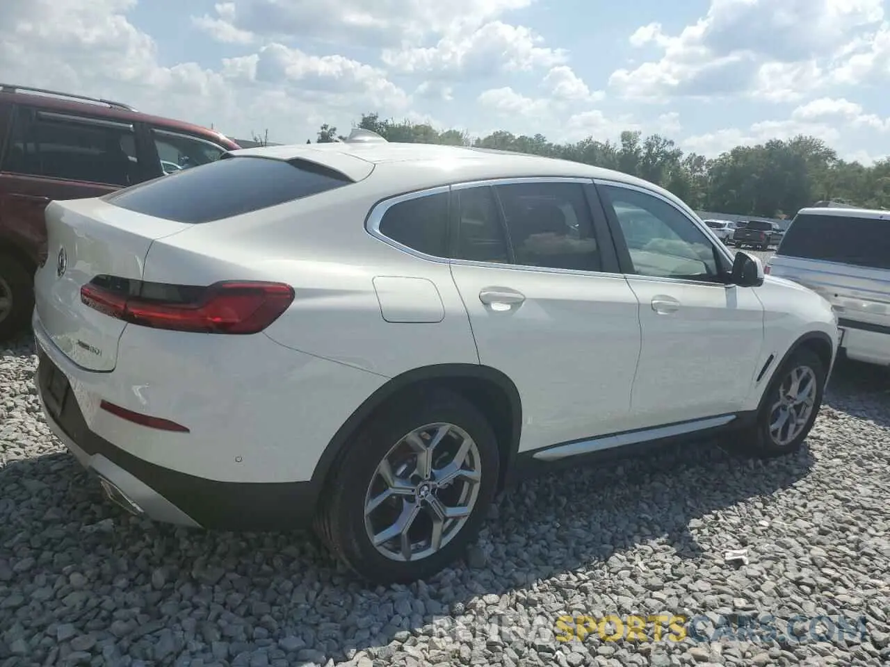 3 Photograph of a damaged car 5UX33DT03S9X64266 BMW X4 2025
