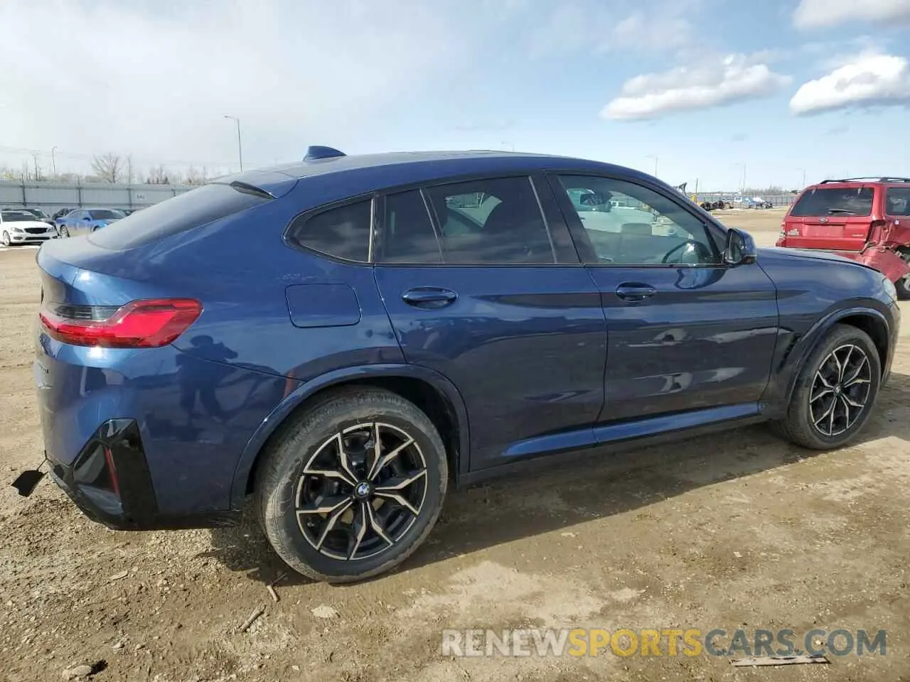 3 Photograph of a damaged car 5UX33DT05S9Y19798 BMW X4 2025