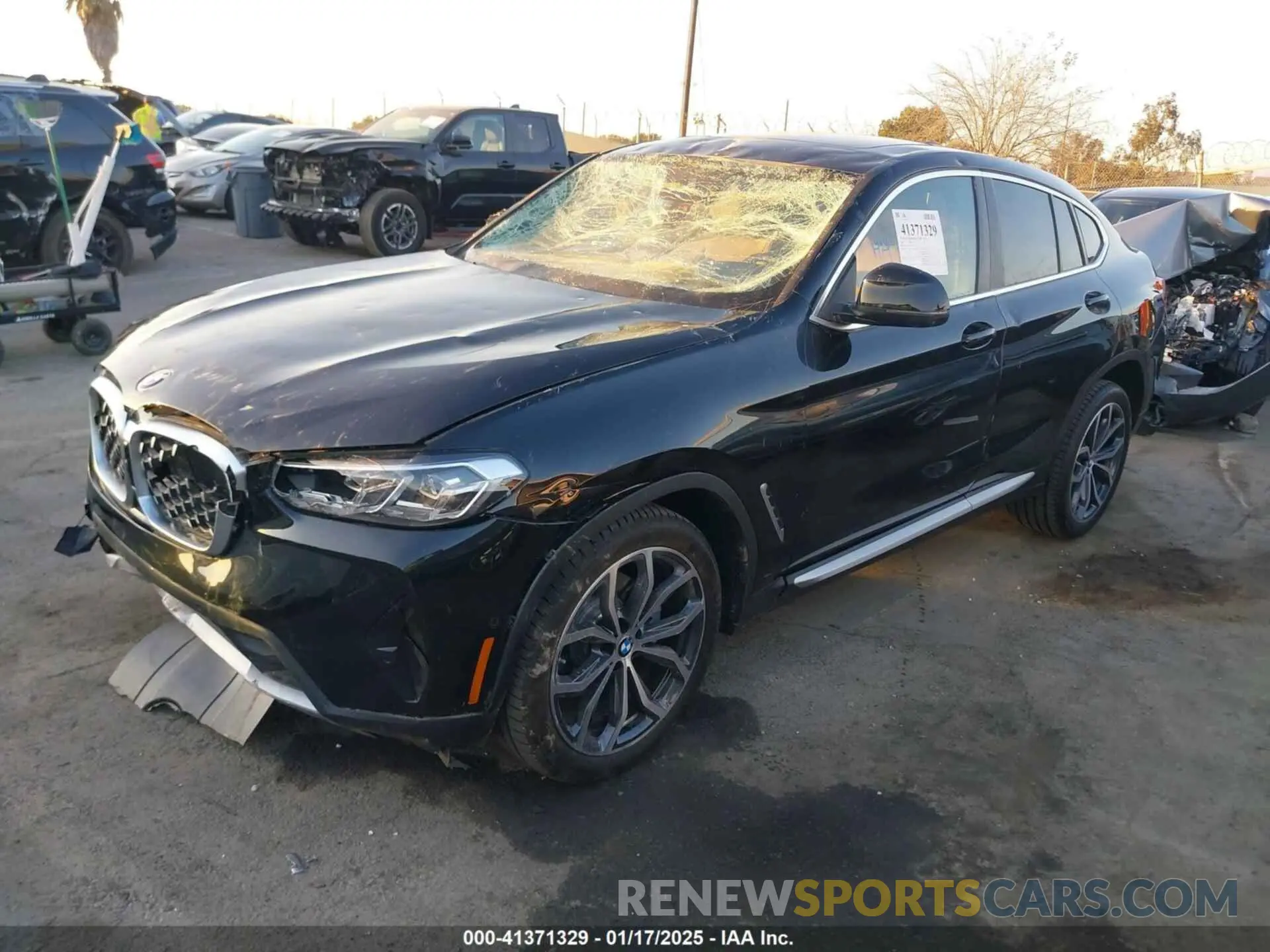 2 Photograph of a damaged car 5UX33DT07S9Y65925 BMW X4 2025