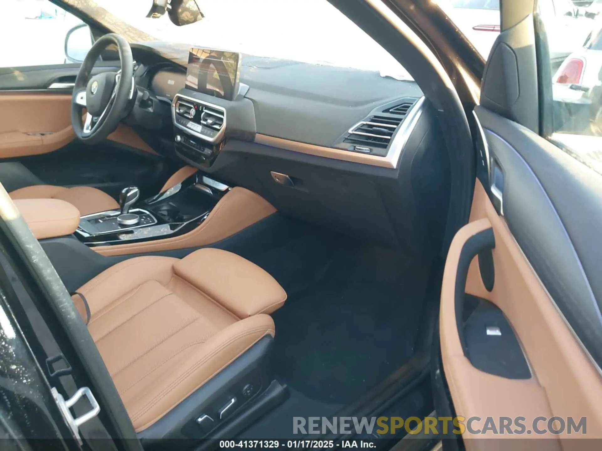 5 Photograph of a damaged car 5UX33DT07S9Y65925 BMW X4 2025
