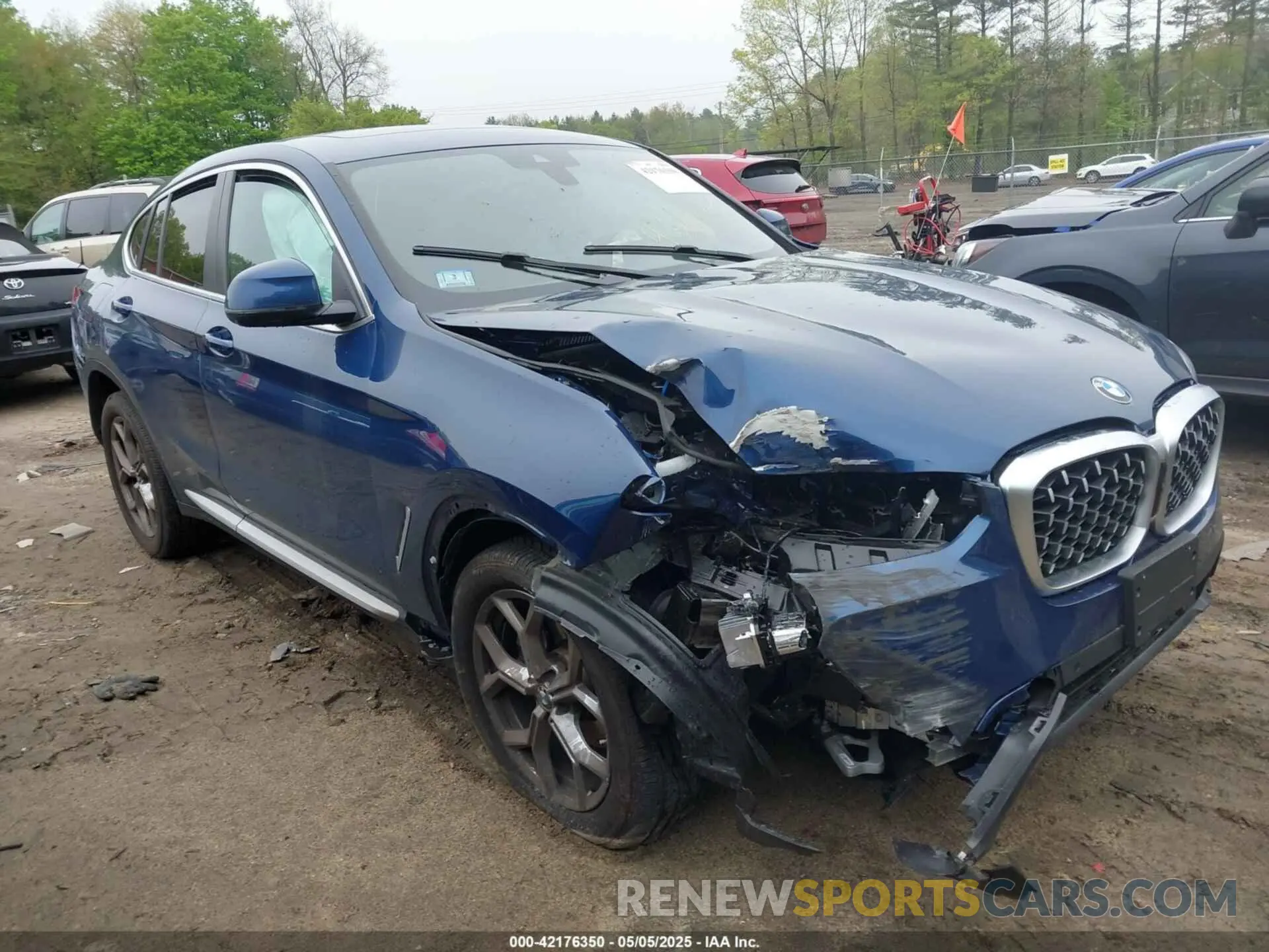 1 Photograph of a damaged car 5UX33DT0XS9X62966 BMW X4 2025