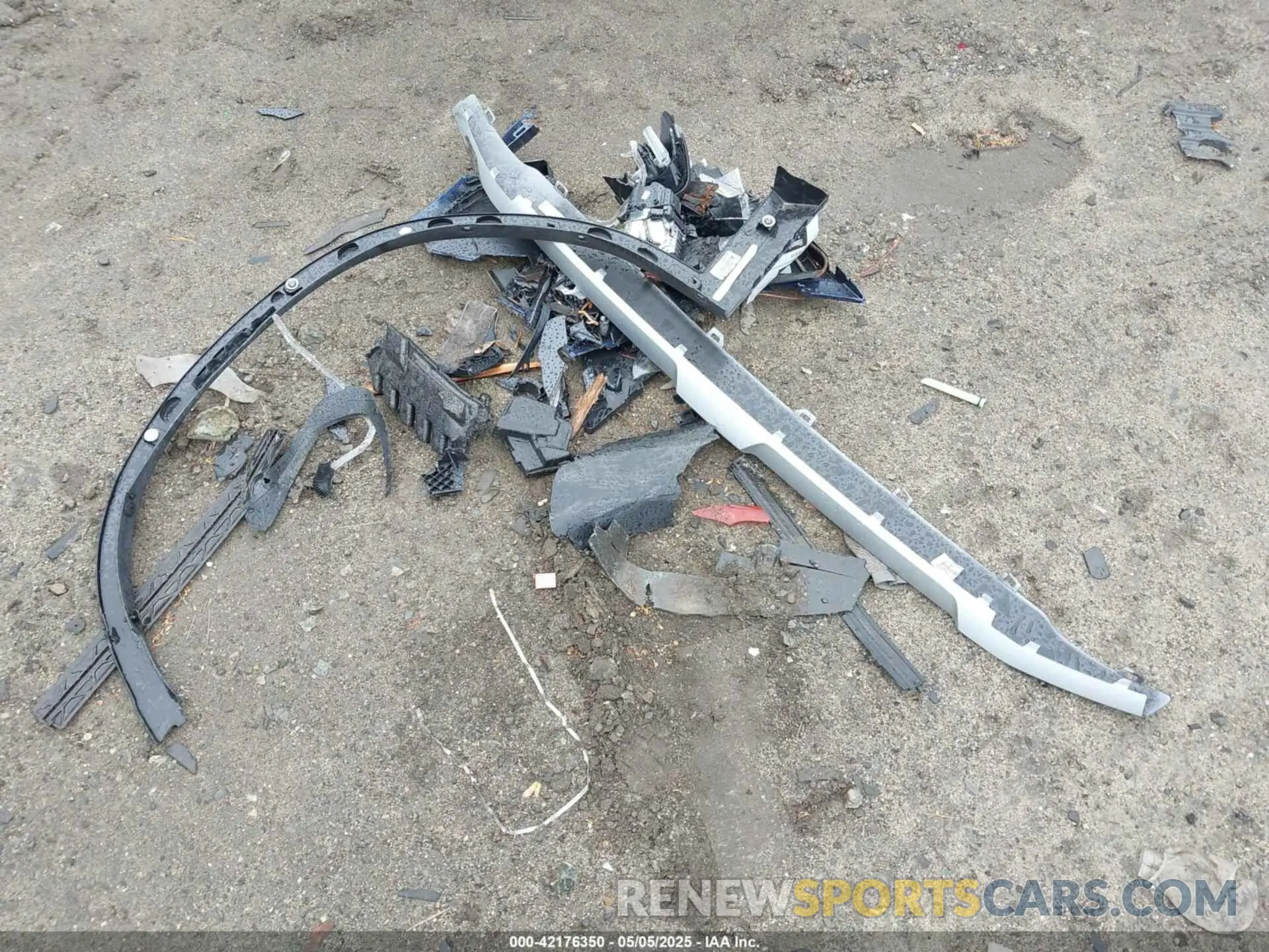 12 Photograph of a damaged car 5UX33DT0XS9X62966 BMW X4 2025