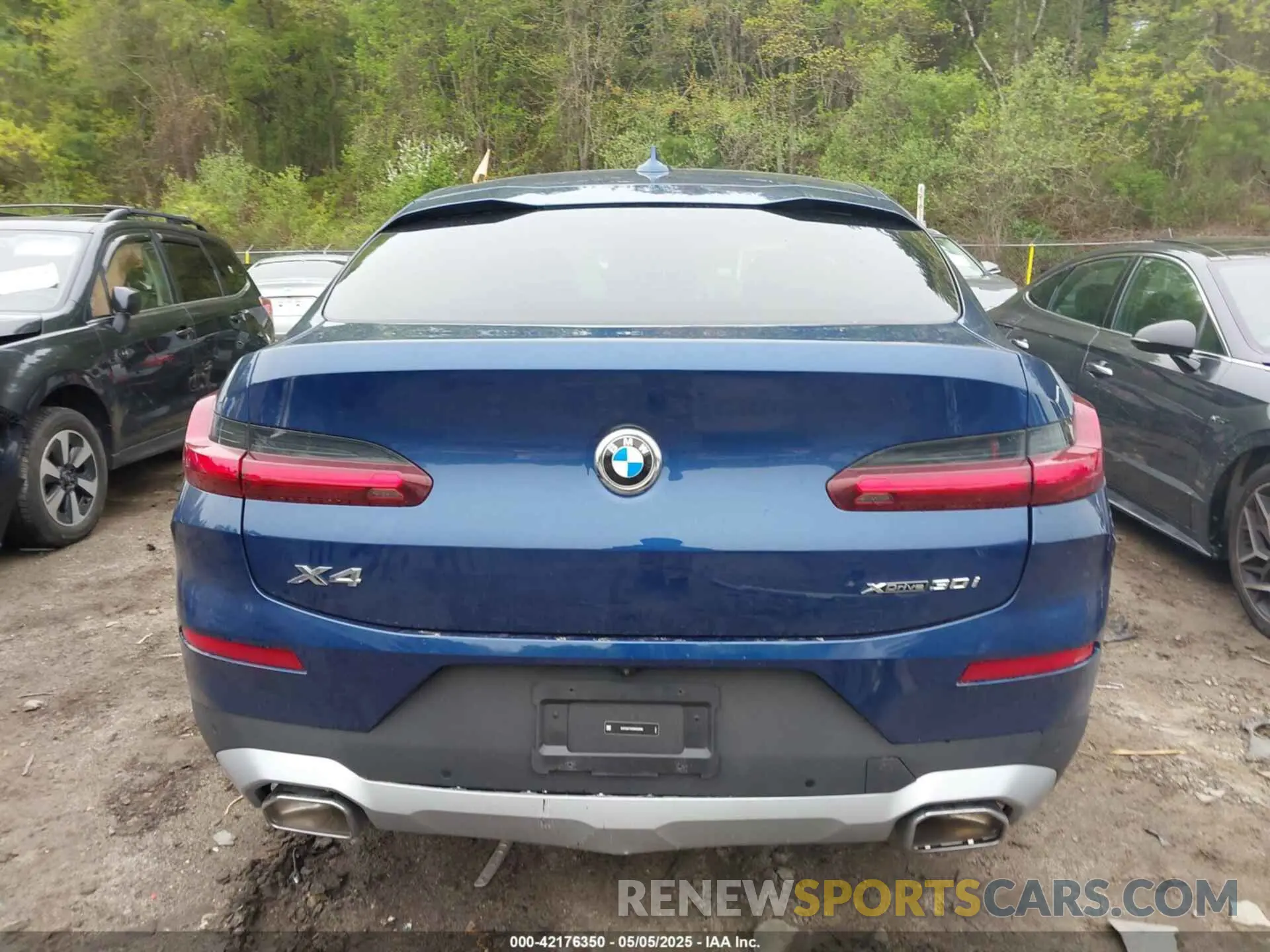 17 Photograph of a damaged car 5UX33DT0XS9X62966 BMW X4 2025