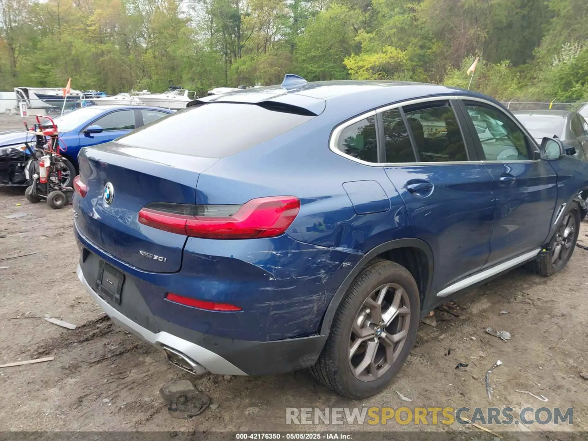 4 Photograph of a damaged car 5UX33DT0XS9X62966 BMW X4 2025