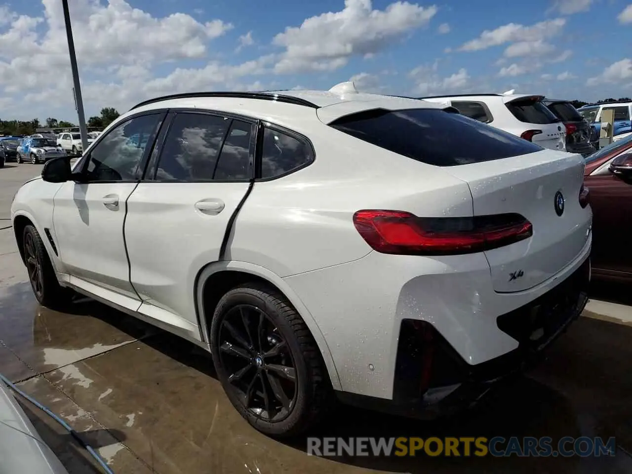 2 Photograph of a damaged car 5UX43DT01S9X57112 BMW X4 2025