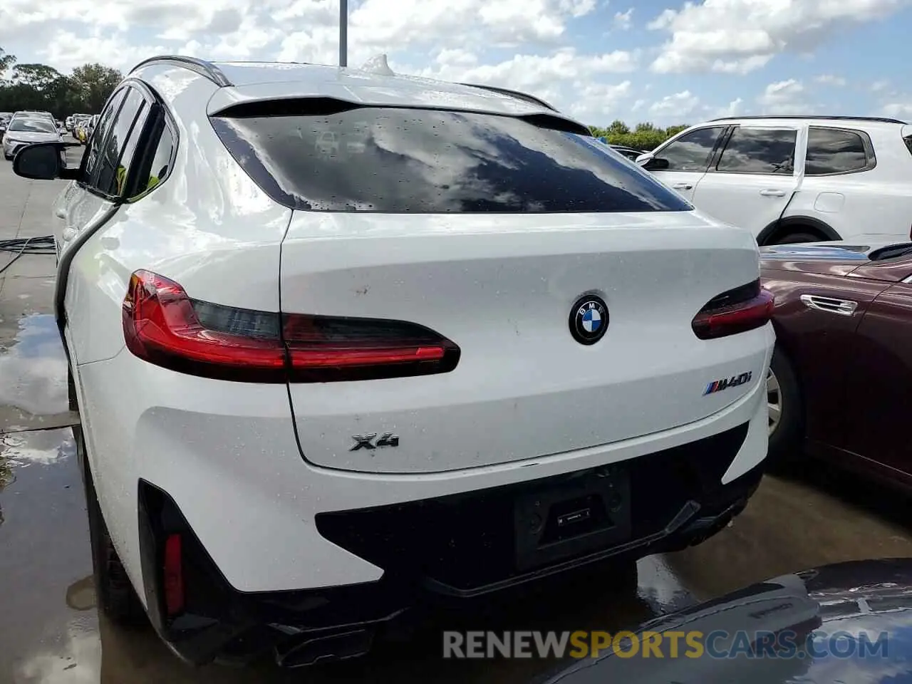 6 Photograph of a damaged car 5UX43DT01S9X57112 BMW X4 2025