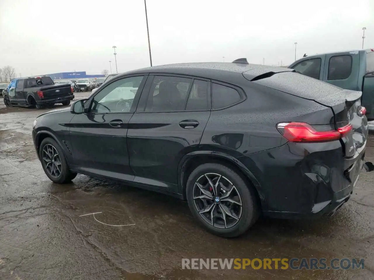 2 Photograph of a damaged car 5UX43DT05S9Y11141 BMW X4 2025