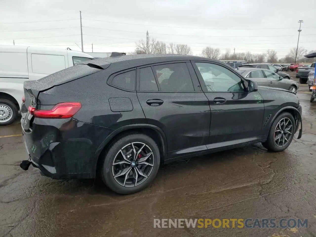 3 Photograph of a damaged car 5UX43DT05S9Y11141 BMW X4 2025