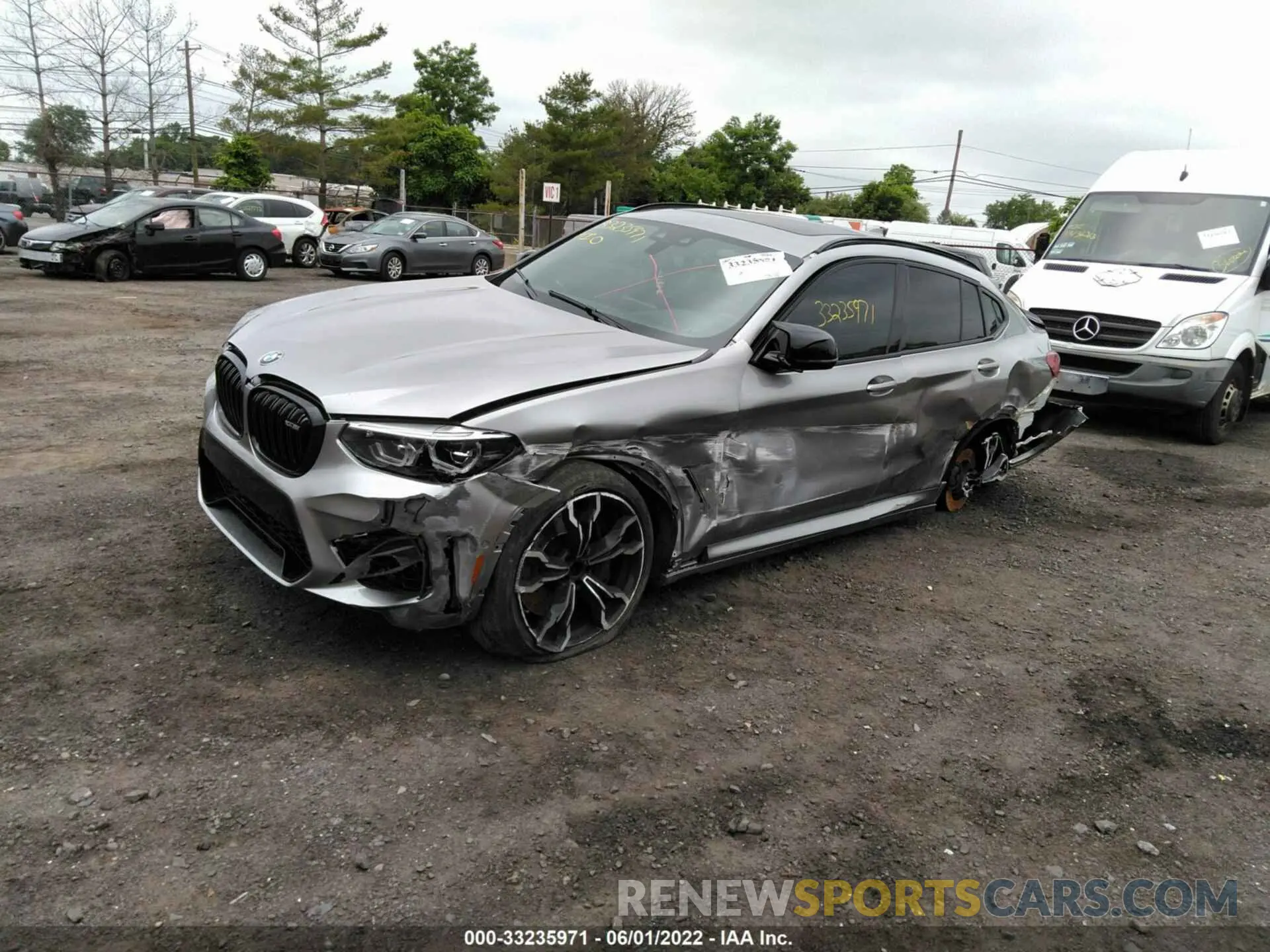 2 Photograph of a damaged car 5YMUJ0C02L9B76178 BMW X4 M 2020