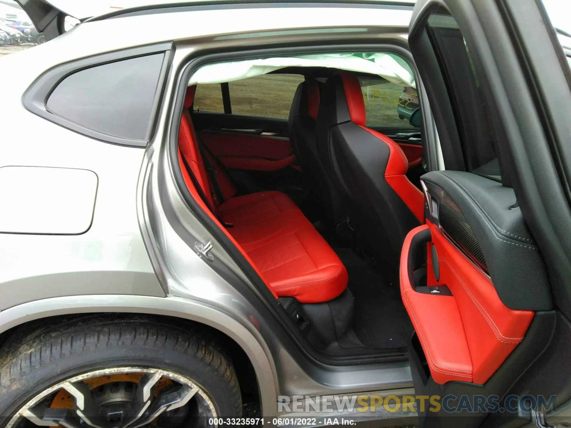 8 Photograph of a damaged car 5YMUJ0C02L9B76178 BMW X4 M 2020