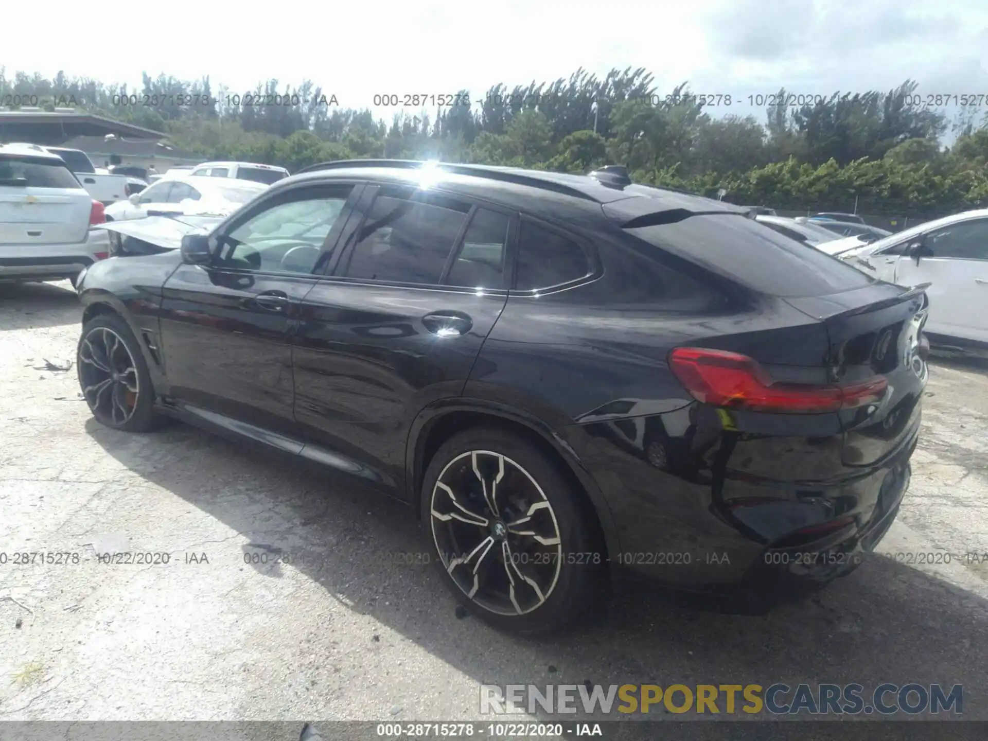 3 Photograph of a damaged car 5YMUJ0C02LLU67151 BMW X4 M 2020