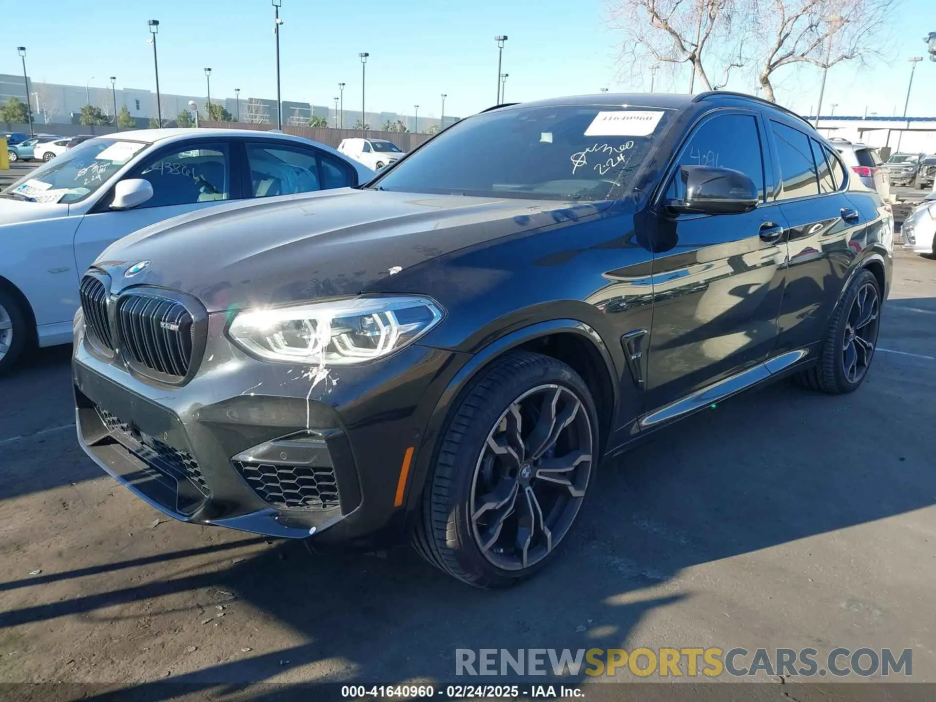 2 Photograph of a damaged car 5YMUJ0C05LLU67354 BMW X4 M 2020