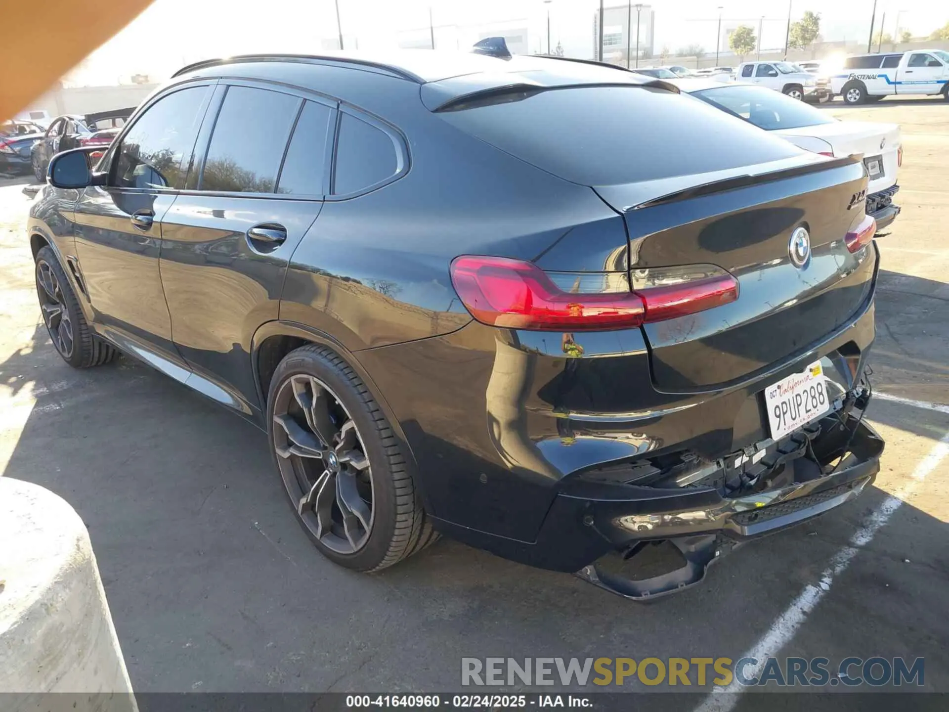 3 Photograph of a damaged car 5YMUJ0C05LLU67354 BMW X4 M 2020