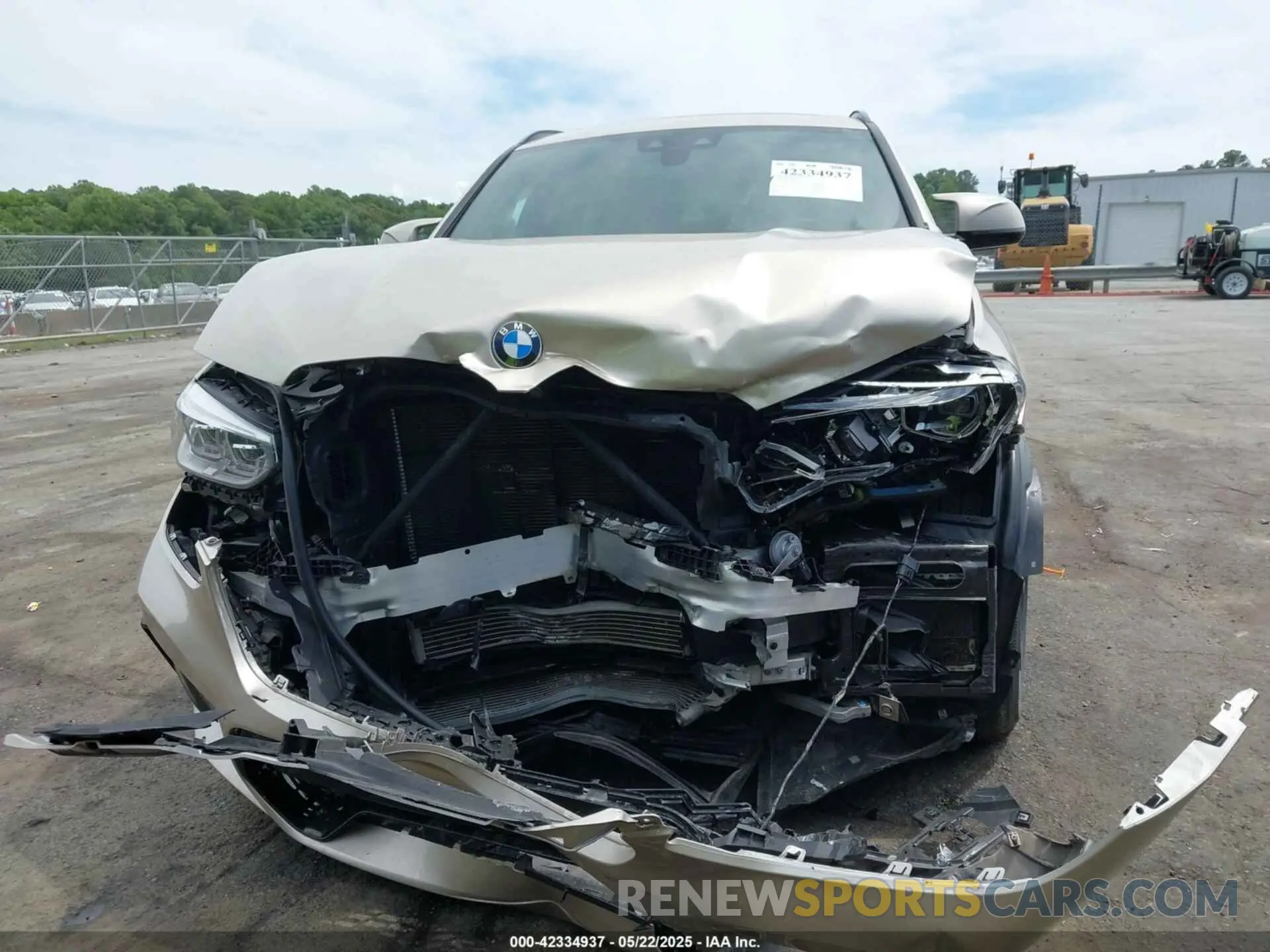 12 Photograph of a damaged car 5YMUJ0C07LLA99844 BMW X4 M 2020