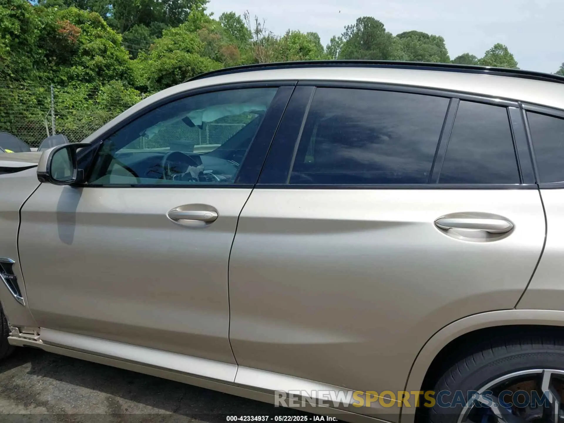 14 Photograph of a damaged car 5YMUJ0C07LLA99844 BMW X4 M 2020