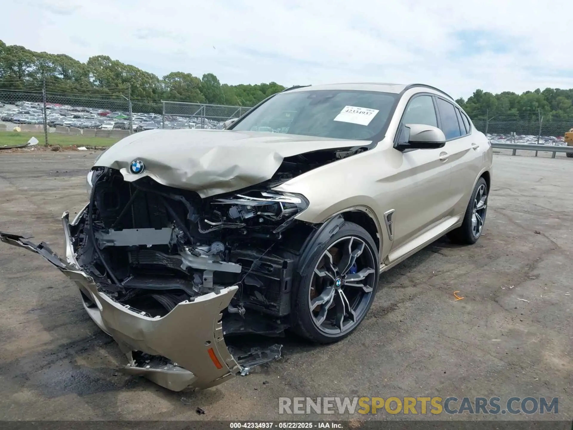 2 Photograph of a damaged car 5YMUJ0C07LLA99844 BMW X4 M 2020
